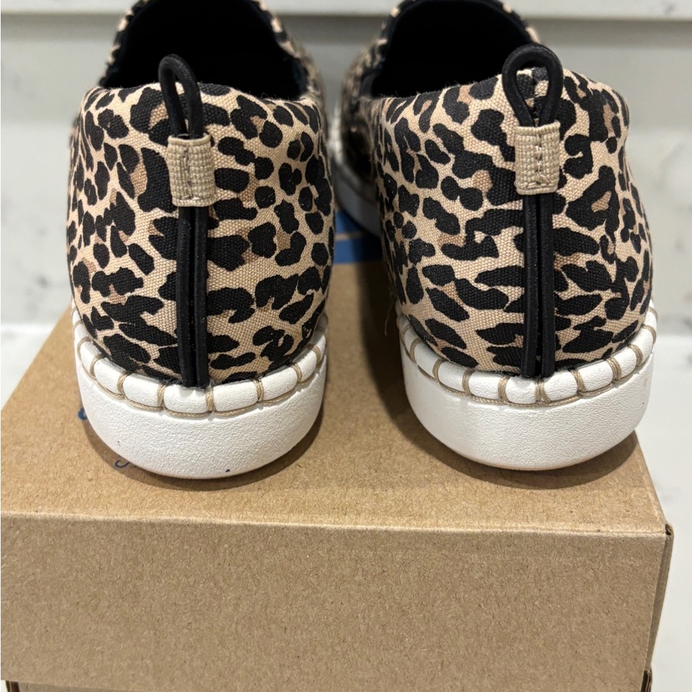 CLARKS CLOUDSTEPPER STEP GLOW JADE LEOPARD SIZE 9 W (WIDE) NIB - Picture 7 of 8